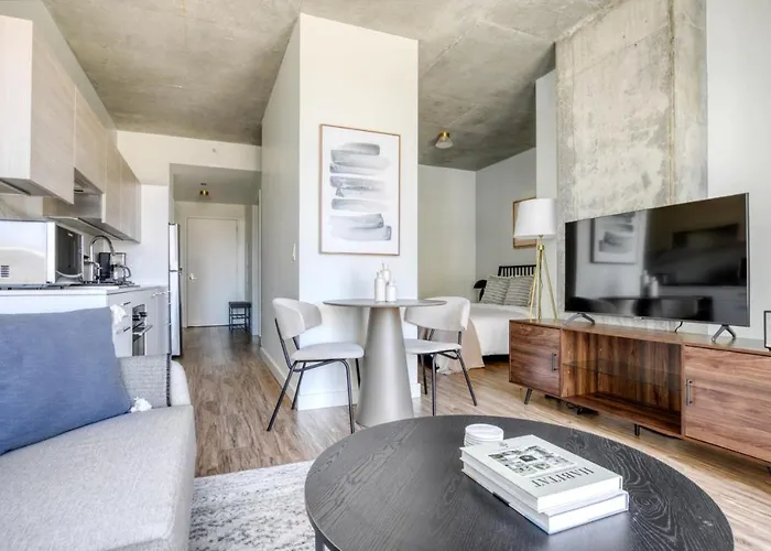 Apartment W Loop W Deck Pool Gym 3 Blocks To L Chi-644 Chicago